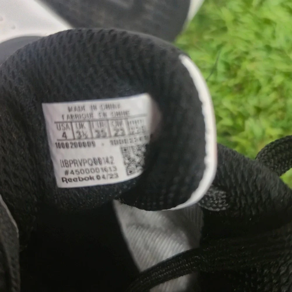 Reebok Royal Complete Kids Size 4 Black White Colorblock Low‎ Top Sneakers